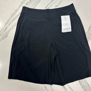NWT Athleta - Brooklyn Bermuda Short -
9” inseam - black